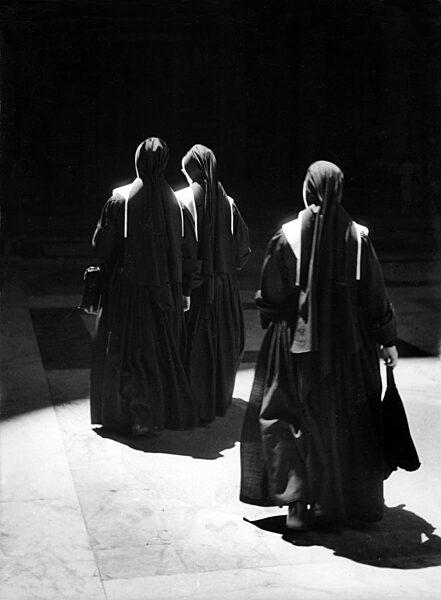 Nonnen im Pantheon in Rom