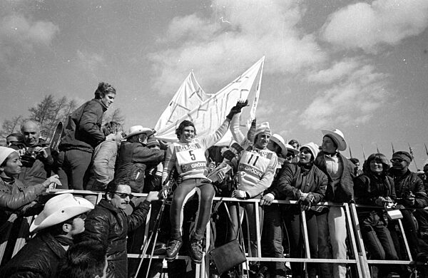 Blick auf einer Zuschauertribüne, 1970