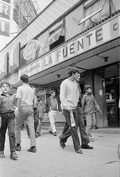 Straßenszene in Mexico City, 1970