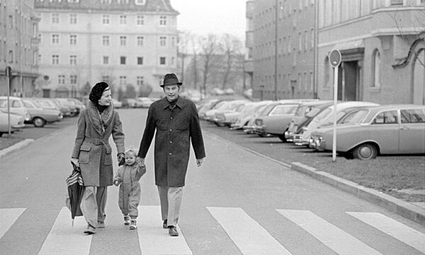 Georg Kronawitter am autofreien Sonntag in München, 1973