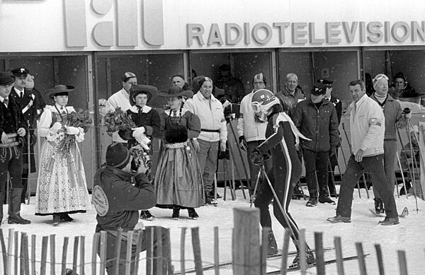 Blick auf eine der Übertragungskabinen, 1970