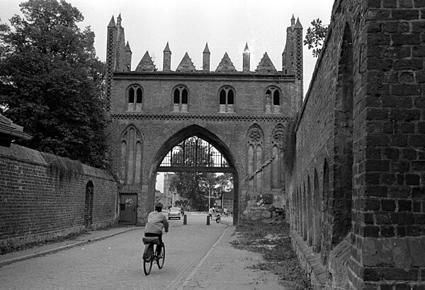 Vortor des Stargader Tores in Neubrandenburg, 1963
