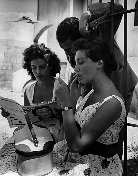 Zwei Studentinnen in Rom