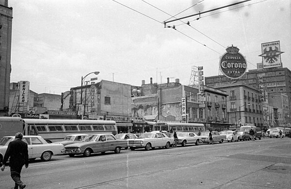 Wohn- und Geschäftshäuser in Mexico City, 1970