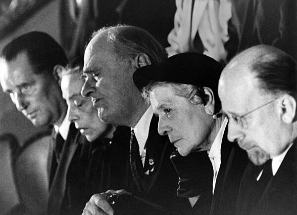 Trauerfeier für Bertolt Brecht, 1956