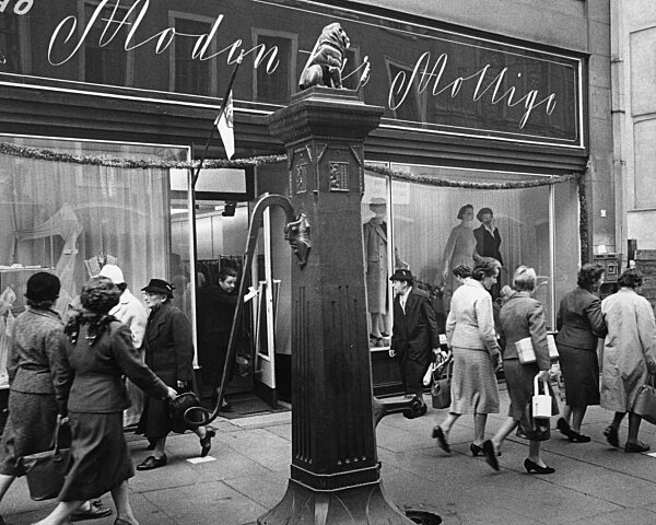 Modegeschäft für Mollige in Leipzig, 1960
