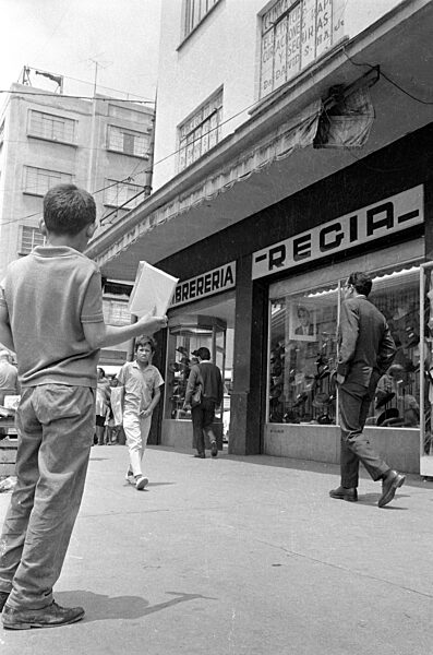 Straßenszene in Mexico City, 1970