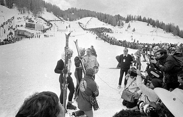Fernsehinterview mit Sportlern nach einem der Wettbewerbe, 1970