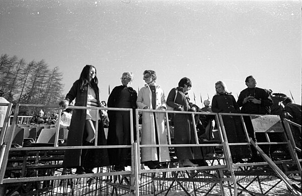 Blick auf einer Zuschauertribüne, 1970