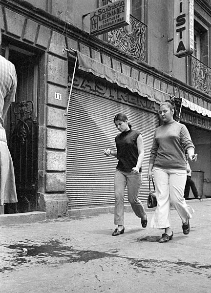 Straßenszene in Mexico City, 1970