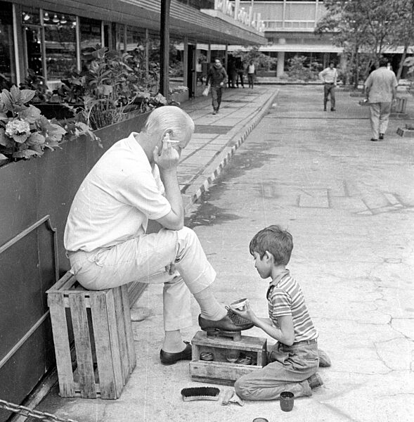 Schuhputzer in Mexico City, 1970