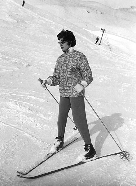 Soraya beim Ski laufen