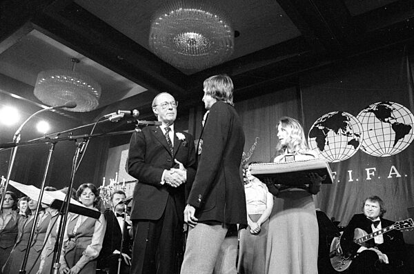 Bernhard zur Lippe-Biesterfeld und Johan Cruyff bei der Feier zum WM Sieg in München, 1974