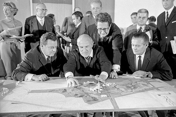 Jury-Sitzung zum Architektenwettbewerb für die Olympiabauten in München, 1967