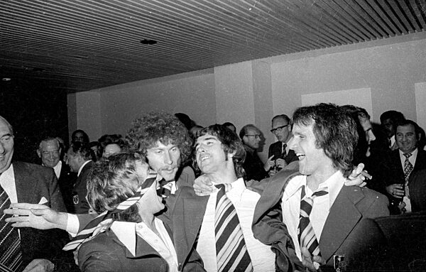 Flohe, Breitner, Müller und Overath bei der Feier zum WM Sieg in München, 1974