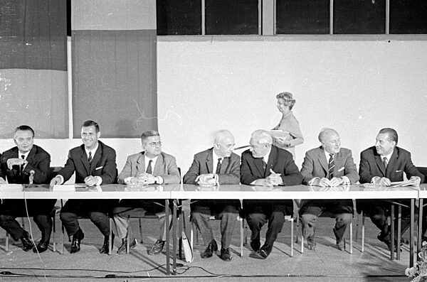 Jury-Sitzung zum Architektenwettbewerb für die Olympiabauten in München, 1967
