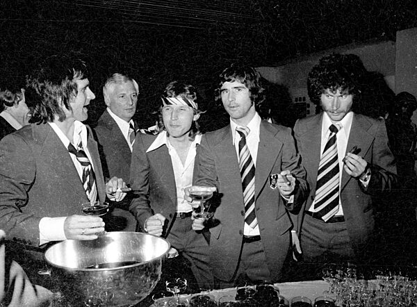 Overath, Flohe, Müller, Breitner und Derwall bei der Feier zum WM Sieg in München, 1974