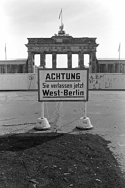 Brandenburger Tor über die Berliner Mauer