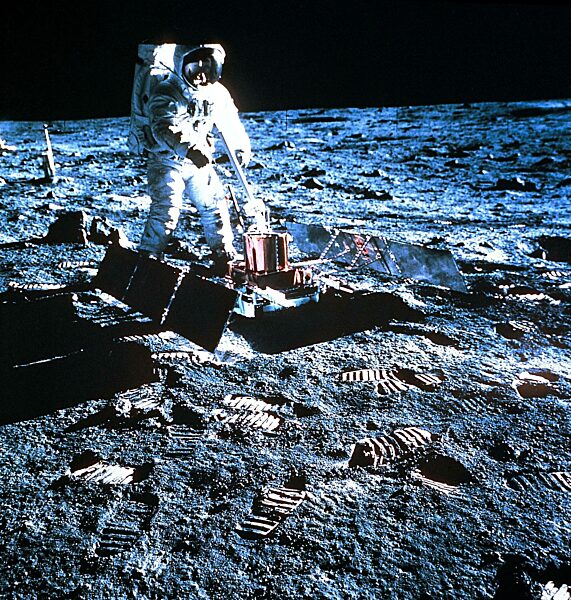 Astronaut Edwin Aldrin setting up the seismograph