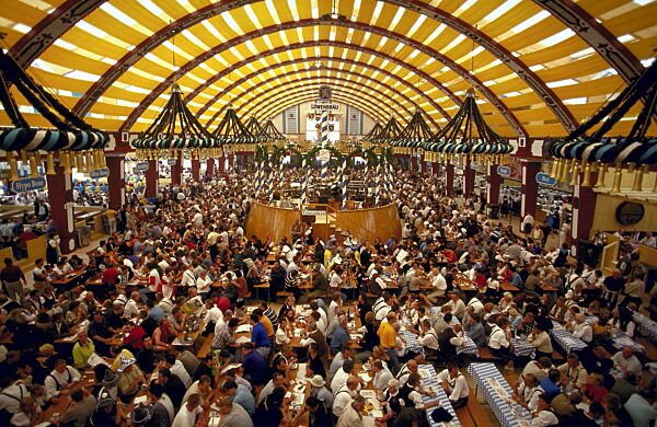 Löwenbräu-Festzelt auf dem Oktoberfest, 1999