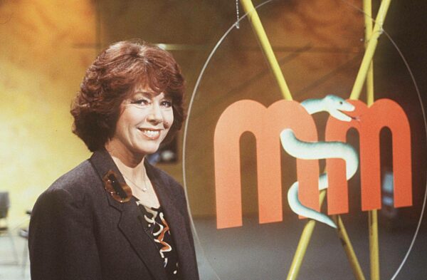 MARIANNE KOCH bei ihrer Sendung Medizin Magazin