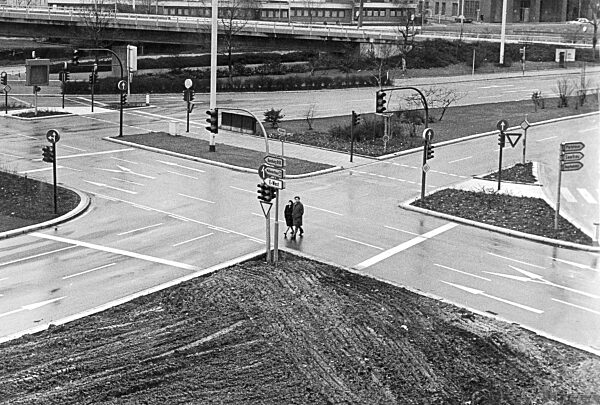 Leere Straßen in Essen an einem autofreien Sonntag während der Ölkrise 1973
