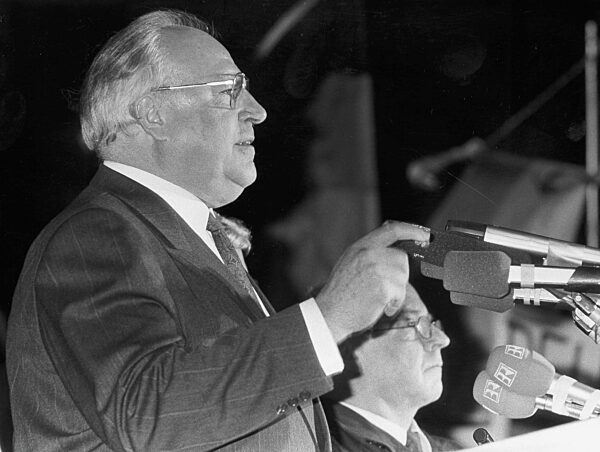 Helmut Kohl in Dresden, 1989