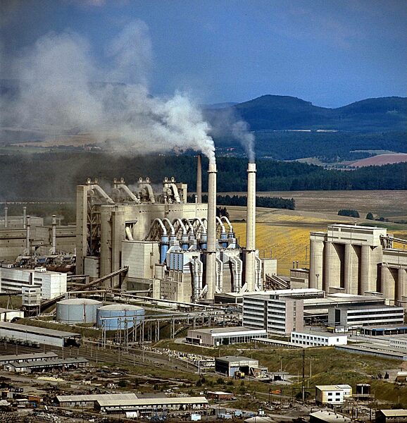 The Deuna cement works