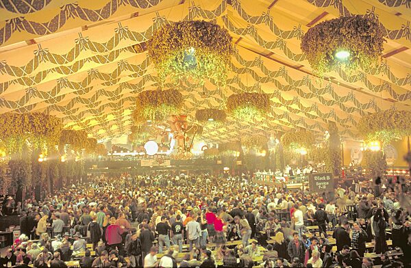 Schützenhalle auf dem Oktoberfest, 1999