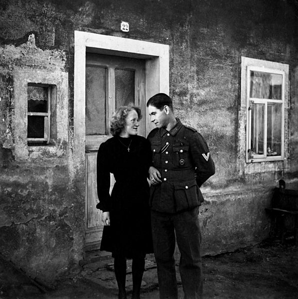 Egon Kinowsky als Soldat im Zweiten Weltkrieg, 1943