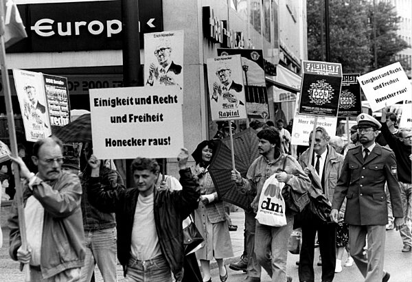 Demonstration gegen Besuch Erich Honeckers in München, 1987