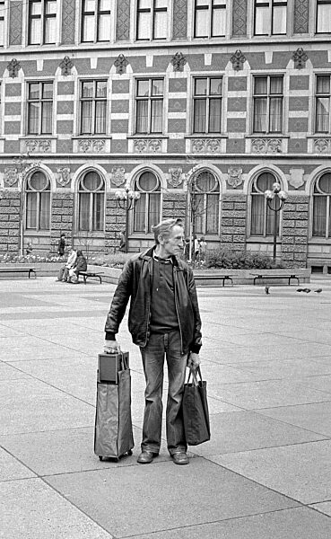 Man with bags in Erfurt