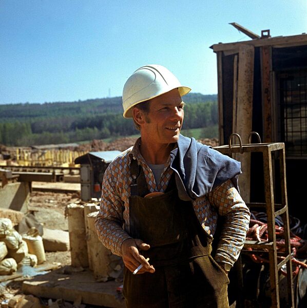 Construction worker in Karl-Marx-Stadt