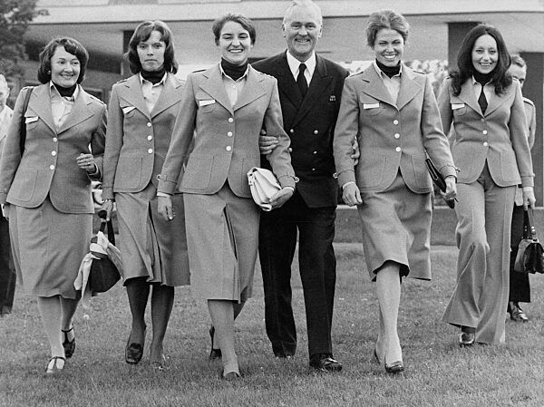 The first female doctors of the Bundeswehr, 1975