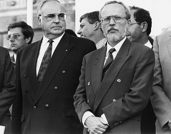 Helmut Kohl and Lothar de Maiziere in Halle, 1990