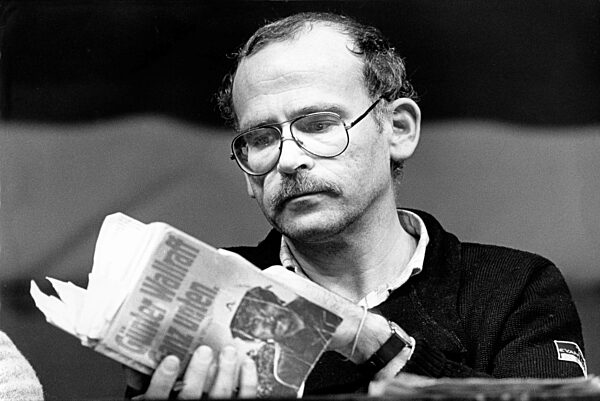 Günter Wallraff bei einer Lesung, 1985