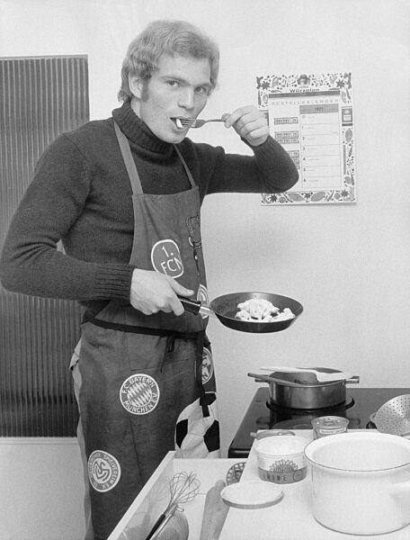 Uli Hoeness in his apartment, 1971