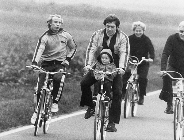 Berti Vogts beim Volksradfahren, 1978