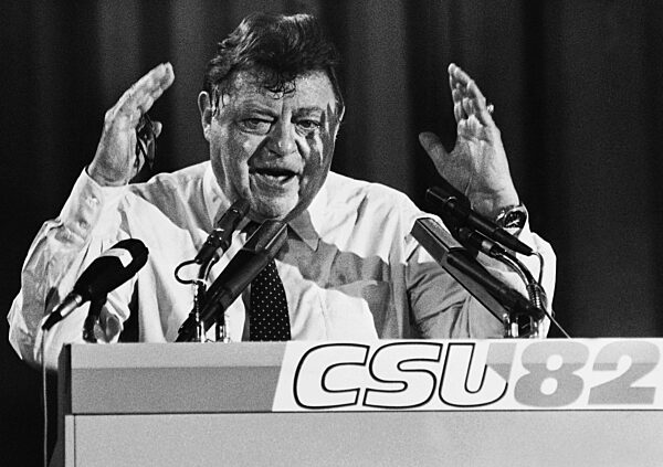 Franz Josef Strauss at the CSU party congress, 1982