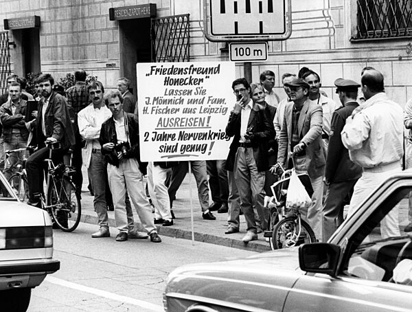 Demonstration gegen Besuch Erich Honeckers in München, 1987