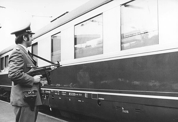 Soldier guards the train of the Federal Chancellor, 1976