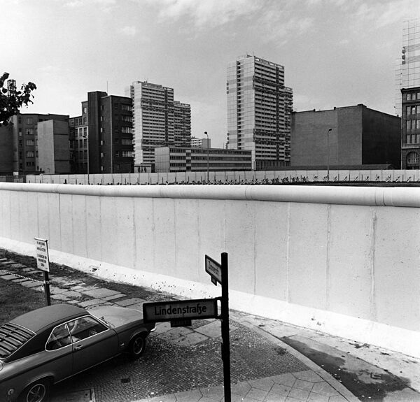 Ansicht der Berliner Mauer in Kreuzberg, 1980er