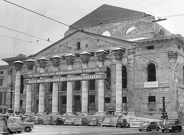 National Theatre in Munich, 1957