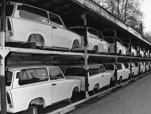 Bodies for cars of type "Trabant" in VEB Sachsenring, 1990