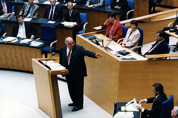 Helmut Kohl at a session of the Bundestag, 1998