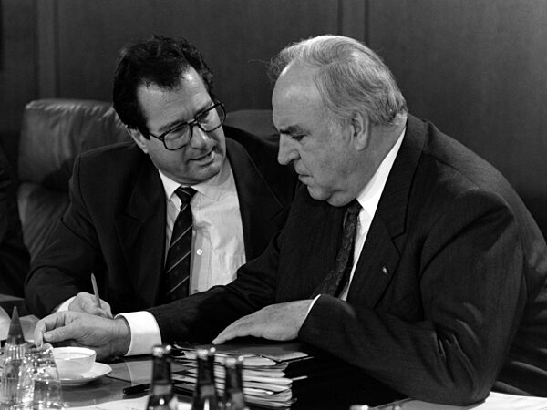 Klaus Kinkel and Helmut Kohl, 1993