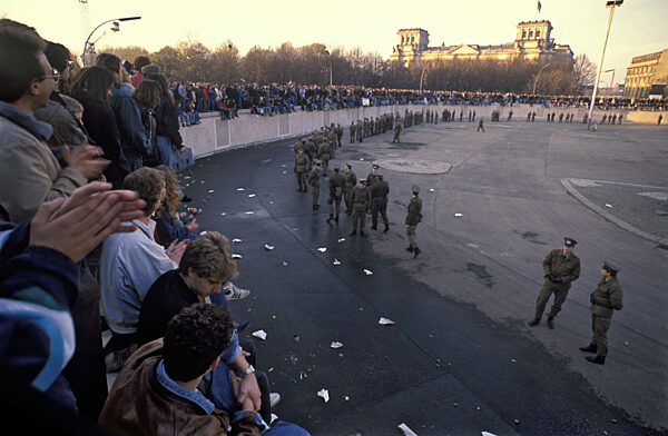Mauerfall am Brandenburger Tor, 1989