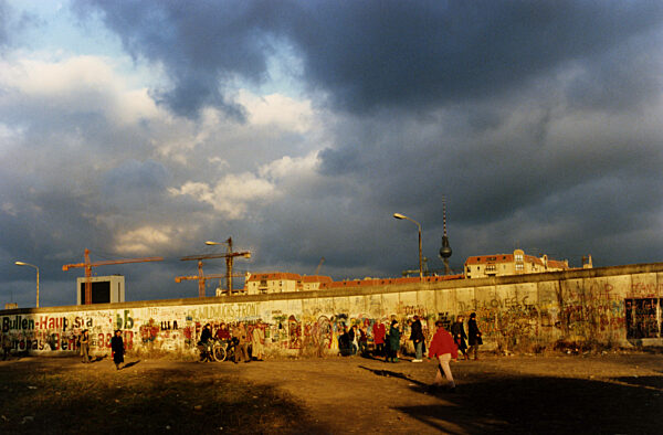Mauer einen Tag vor der Öffnung, 1989