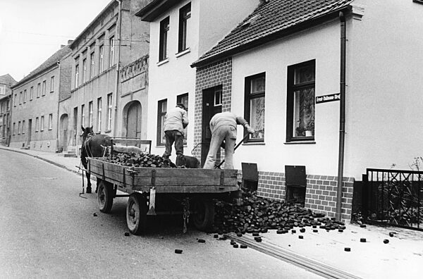 Distribution of lignite, 1990