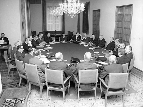 Cabinet meeting, 1961